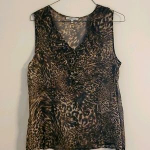 Quintessential V Neck Animal print